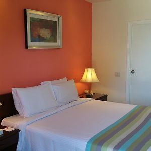 Double or Twin Room Private Bathroom